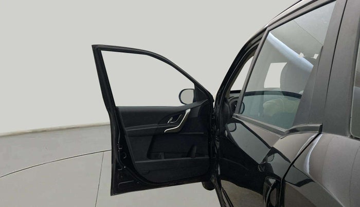 2021 Mahindra XUV500 W7 AT, Diesel, Automatic, 26,554 km, LHS Front Door