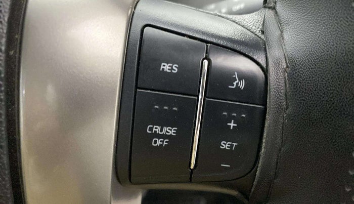 2021 Mahindra XUV500 W7 AT, Diesel, Automatic, 26,554 km, Adaptive Cruise Control