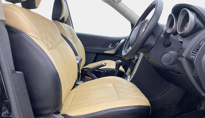 2021 Mahindra XUV500 W7 AT, Diesel, Automatic, 26,554 km, Right Side Front Door Cabin