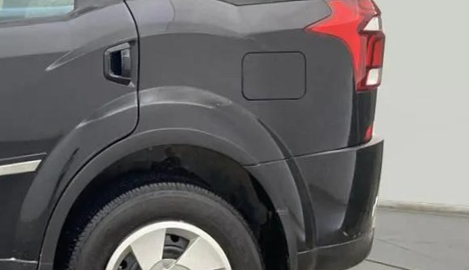 2021 Mahindra XUV500 W7 AT, Diesel, Automatic, 26,554 km, Left quarter panel - Minor scratches