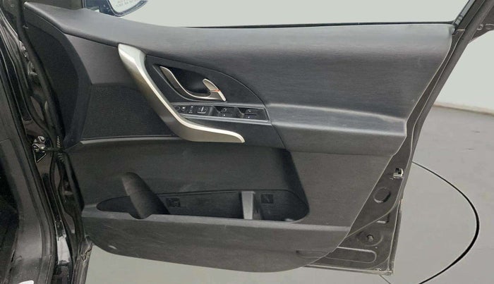 2021 Mahindra XUV500 W7 AT, Diesel, Automatic, 26,554 km, Driver Side Door Panels Control