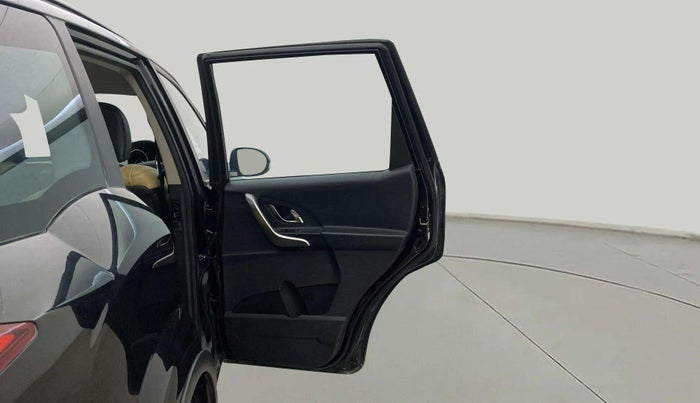2021 Mahindra XUV500 W7 AT, Diesel, Automatic, 26,554 km, RHS Rear Door