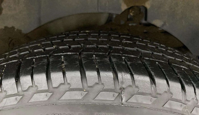 2021 Mahindra XUV500 W7 AT, Diesel, Automatic, 26,554 km, Left Rear Tyre Tread