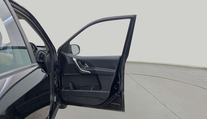 2021 Mahindra XUV500 W7 AT, Diesel, Automatic, 26,554 km, RHS Front Door