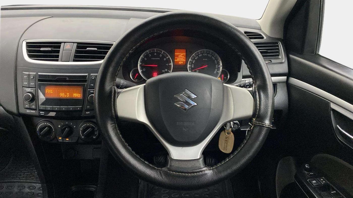 2016 Maruti Swift VXI O, Petrol, Manual, 32,133 km, Steering Wheel Close Up