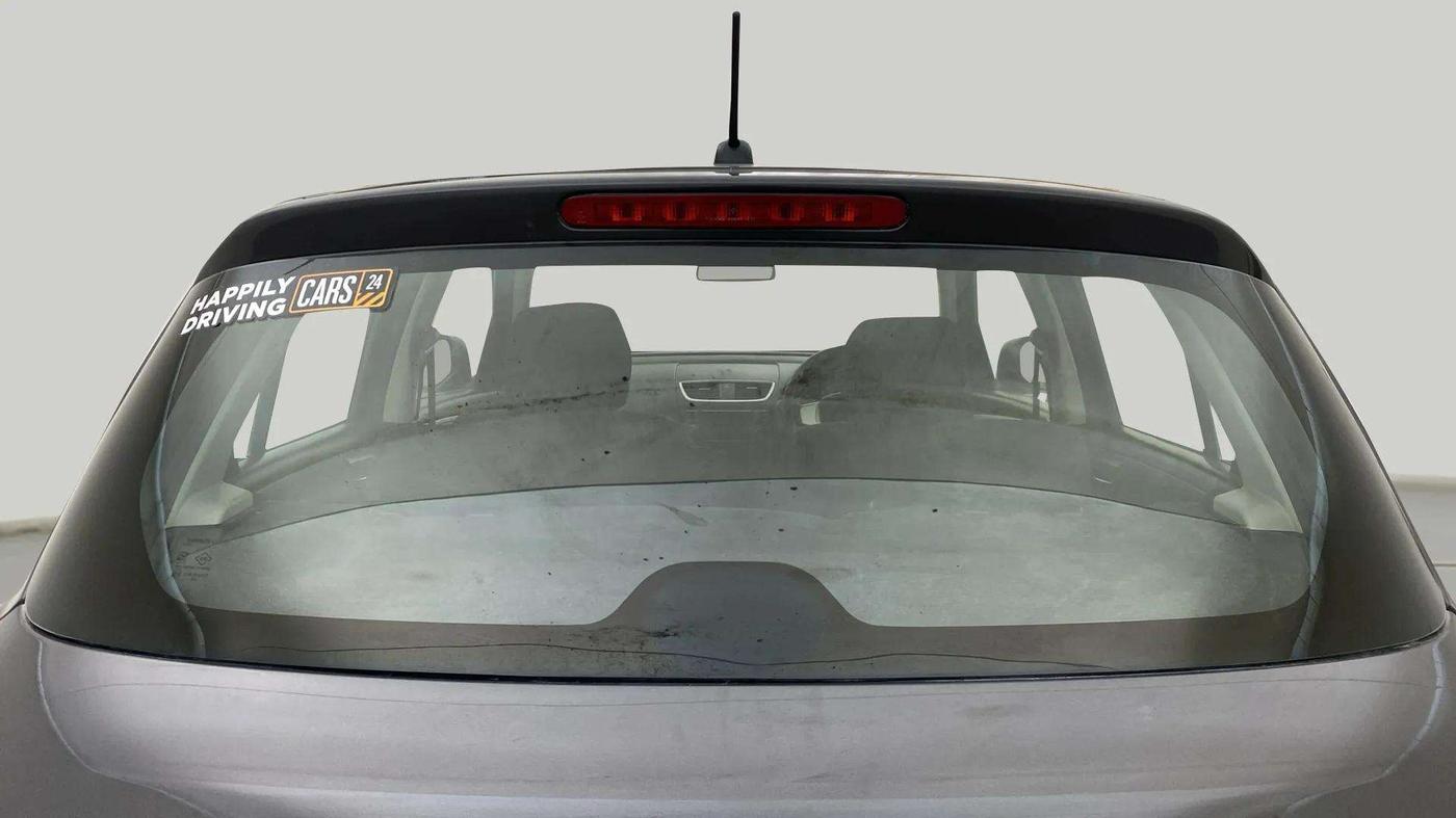 2016 Maruti Swift VXI O, Petrol, Manual, 32,133 km, Rear Windshield