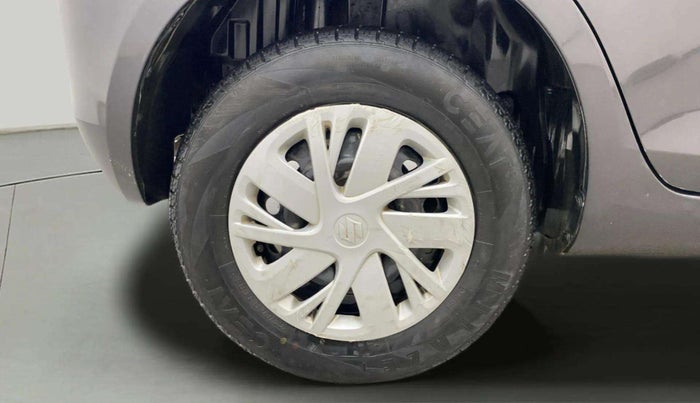2016 Maruti Swift VXI O, Petrol, Manual, 32,045 km, Right Rear Wheel