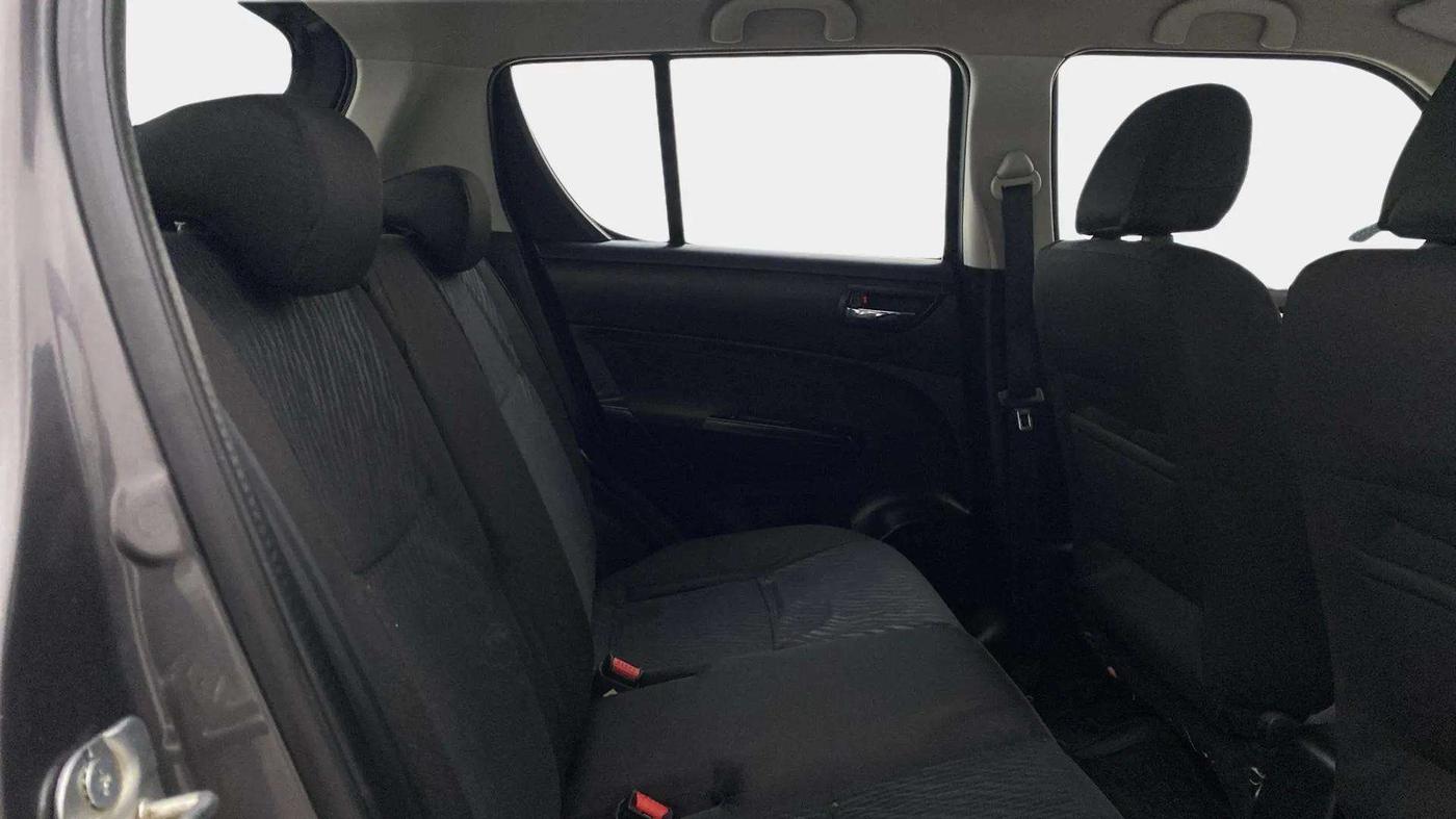 2016 Maruti Swift VXI O, Petrol, Manual, 32,133 km, Right Side Rear Door Cabin