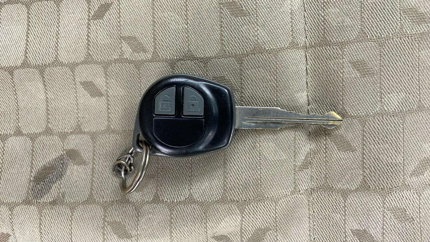 2017 Maruti Wagon R 1.0 VXI, Petrol, Manual, 19,576 km, Key Close Up