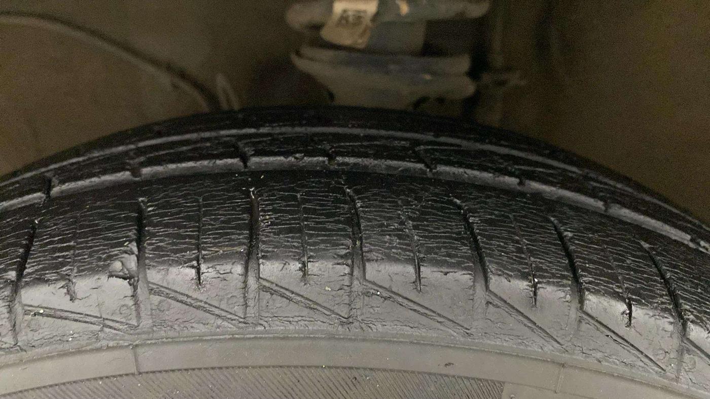 2021 Maruti Alto LXI O, Petrol, Manual, 23,110 km, Left Front Tyre Tread