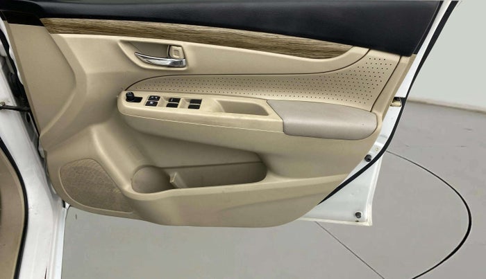 2018 Maruti Ciaz DELTA 1.5 SHVS MT PETROL, Petrol, Manual, 76,330 km, Driver Side Door Panels Control