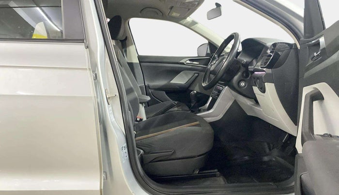 2022 Skoda KUSHAQ AMBITION 1.0L TSI MT, Petrol, Manual, 30,242 km, Right Side Front Door Cabin