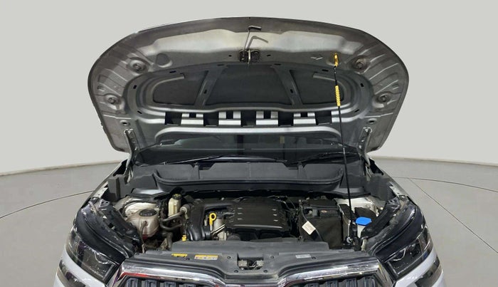 2022 Skoda KUSHAQ AMBITION 1.0L TSI MT, Petrol, Manual, 30,242 km, Open Bonet