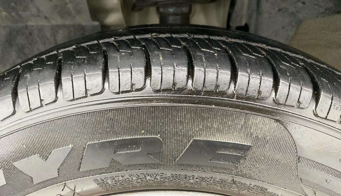 2020 Renault TRIBER RXL MT, Petrol, Manual, 84,174 km, Left Front Tyre Tread