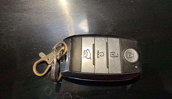 2022 KIA SONET HTX 1.5, Diesel, Manual, 35,904 km, Key Close Up