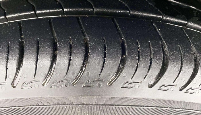 2019 Maruti New Wagon-R ZXI 1.2, Petrol, Manual, 60,233 km, Left Front Tyre Tread