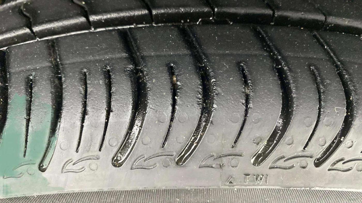 2019 Maruti New Wagon-R ZXI 1.2, Petrol, Manual, 60,245 km, Right Front Tyre Tread