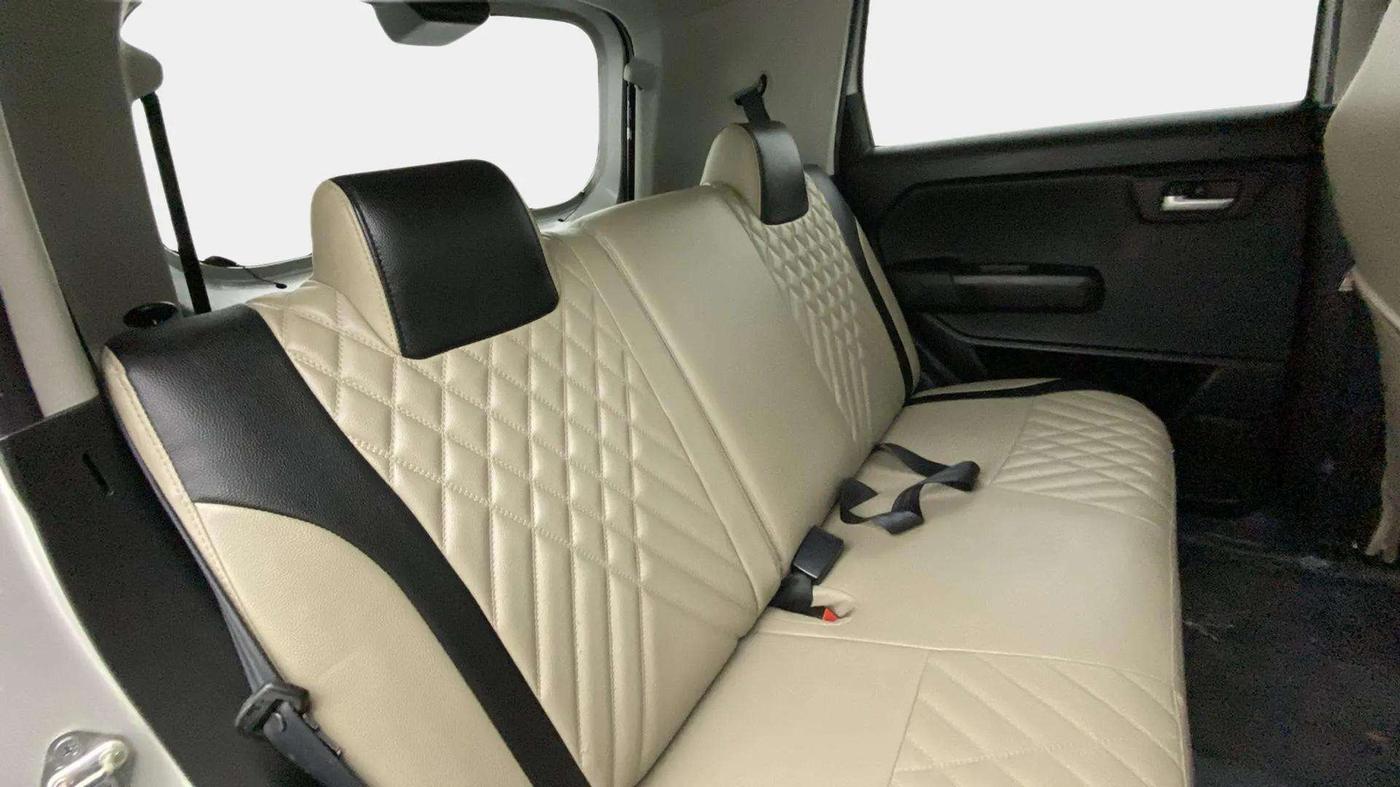 2019 Maruti New Wagon-R ZXI 1.2, Petrol, Manual, 60,245 km, Right Side Rear Door Cabin