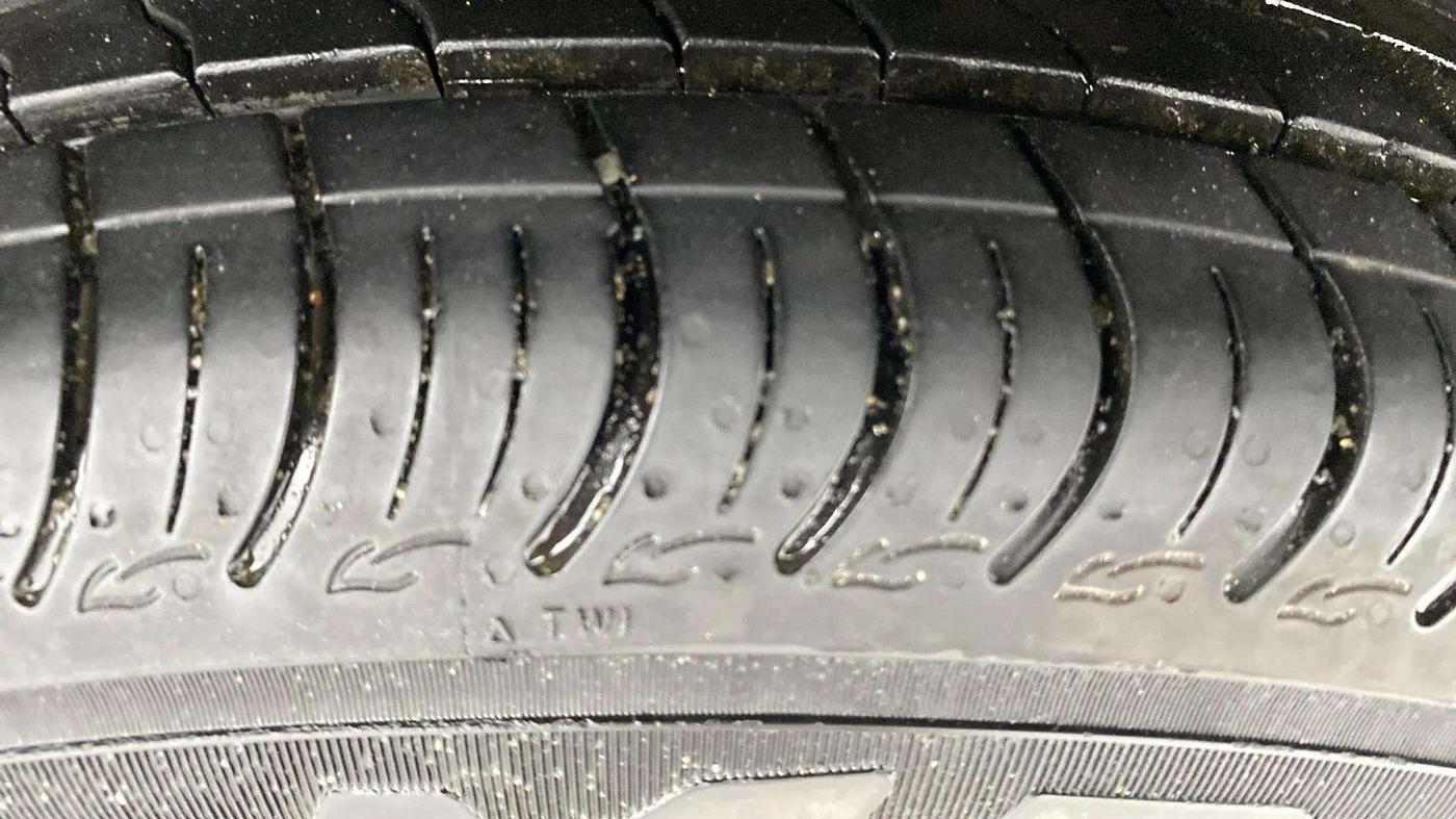 2019 Maruti New Wagon-R ZXI 1.2, Petrol, Manual, 60,245 km, Right Rear Tyre Tread
