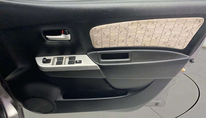 2013 Maruti Wagon R 1.0 VXI, Petrol, Manual, 63,539 km, Driver Side Door Panels Control