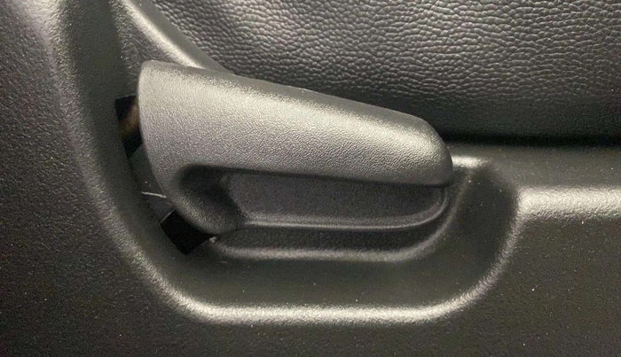 2013 Maruti Wagon R 1.0 VXI, Petrol, Manual, 63,539 km, Driver Side Adjustment Panel
