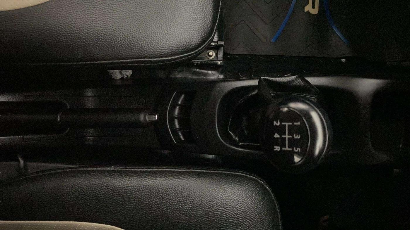 2013 Maruti Wagon R 1.0 VXI, Petrol, Manual, 63,584 km, Gear Lever