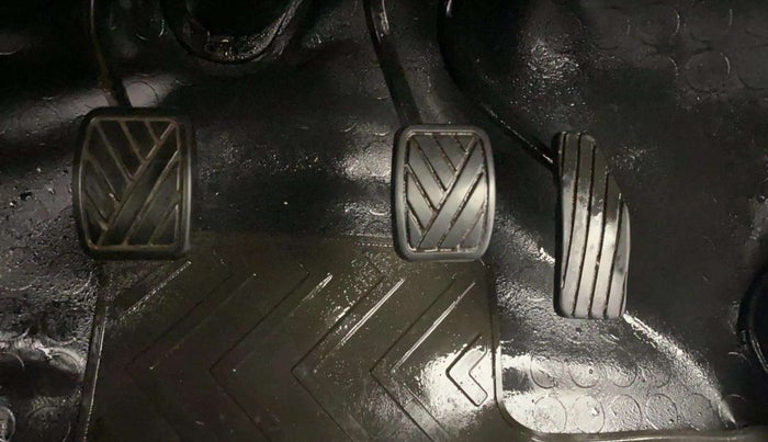 2013 Maruti Wagon R 1.0 VXI, Petrol, Manual, 63,539 km, Pedals