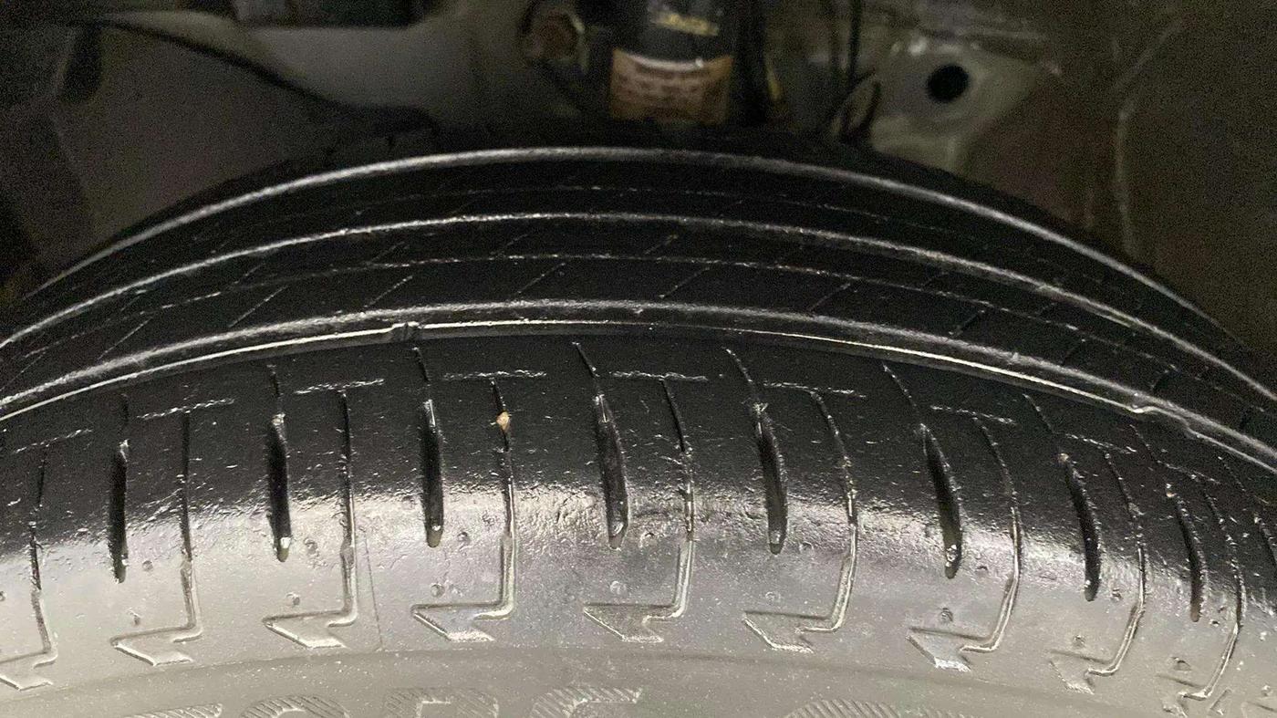 2021 Honda Amaze 1.2L I-VTEC S, Petrol, Manual, 25,040 km, Left Front Tyre Tread