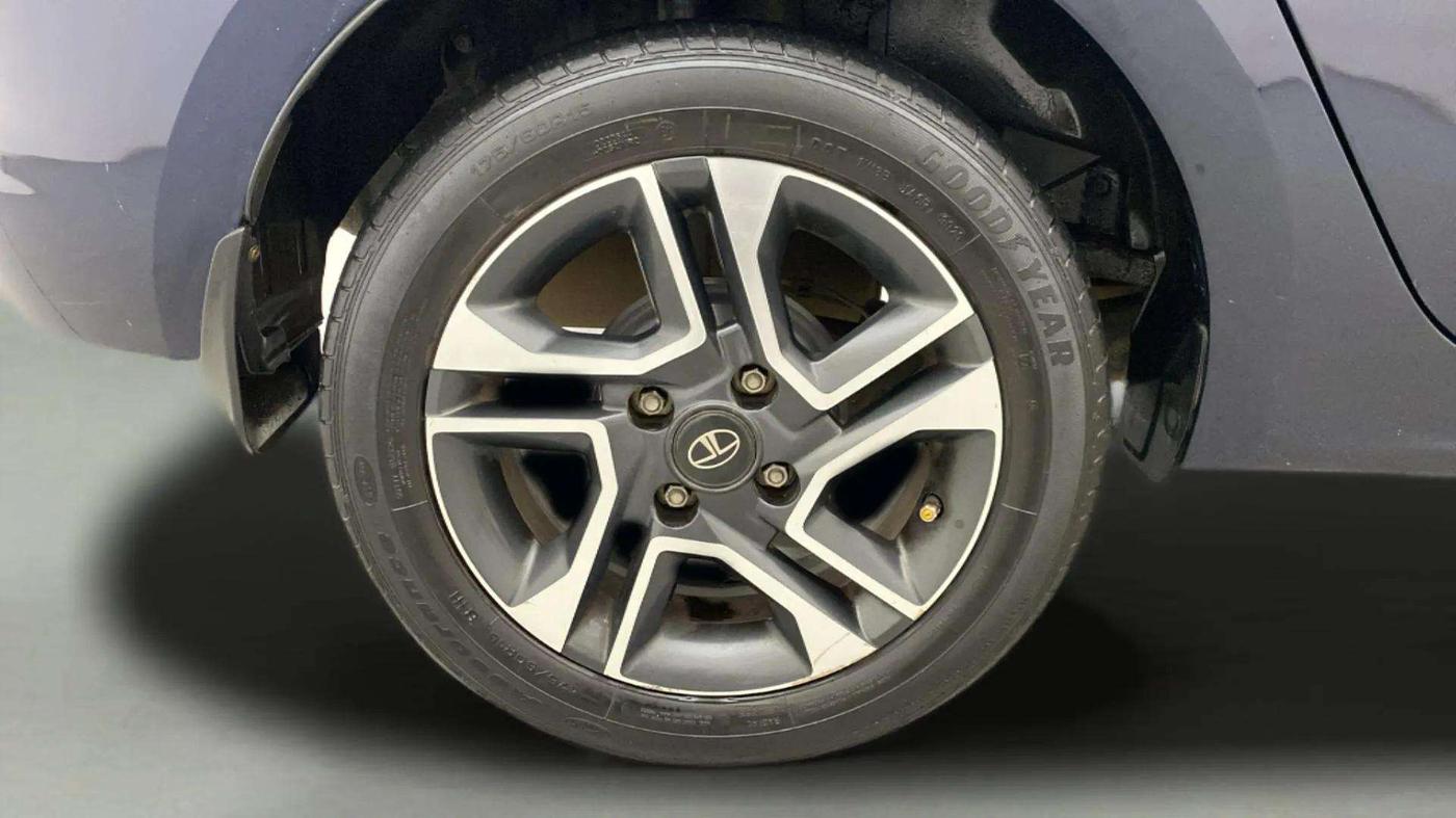 2020 Tata TIGOR XZ PLUS PETROL, Petrol, Manual, 32,807 km, Right Rear Wheel