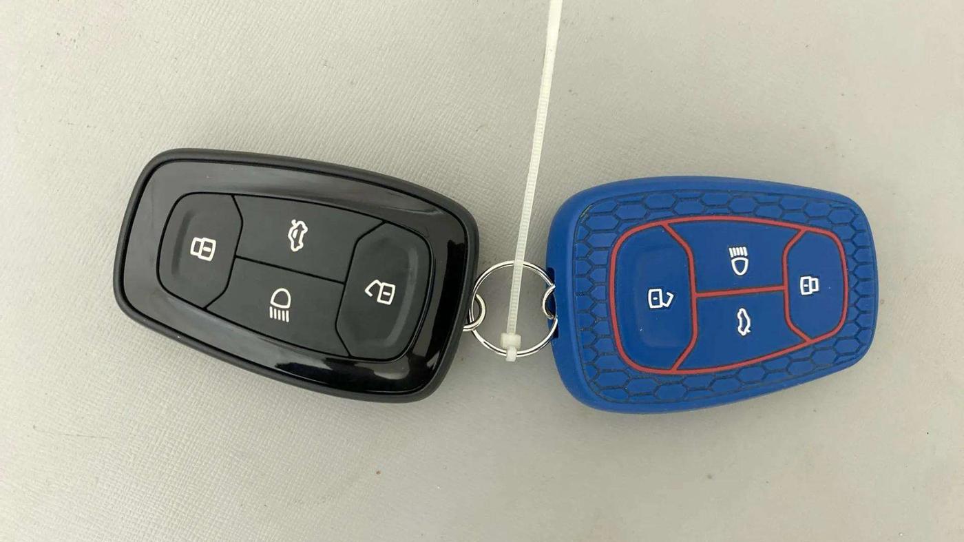 2020 Tata TIGOR XZ PLUS PETROL, Petrol, Manual, 32,807 km, Key Close Up