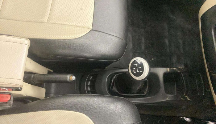 2017 Maruti Wagon R 1.0 VXI, CNG, Manual, 81,879 km, Gear Lever