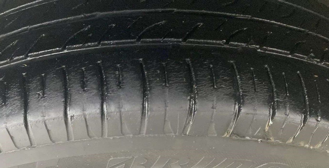 2017 Maruti Wagon R 1.0 VXI, CNG, Manual, 81,879 km, Left Front Tyre Tread