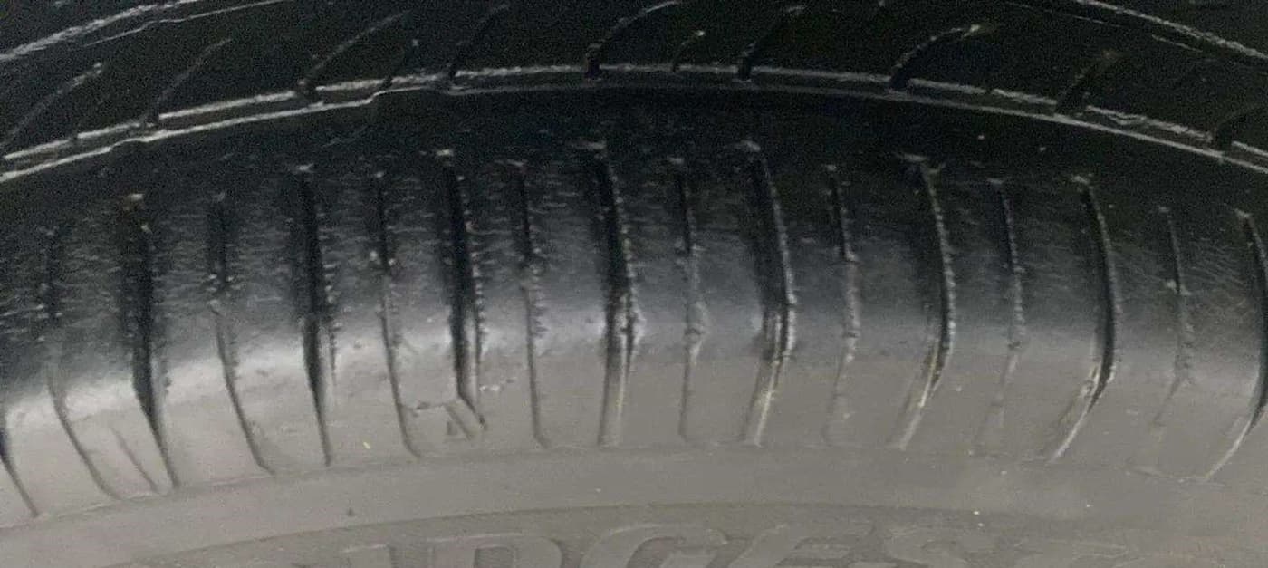 2017 Maruti Wagon R 1.0 VXI, CNG, Manual, 81,879 km, Right Front Tyre Tread