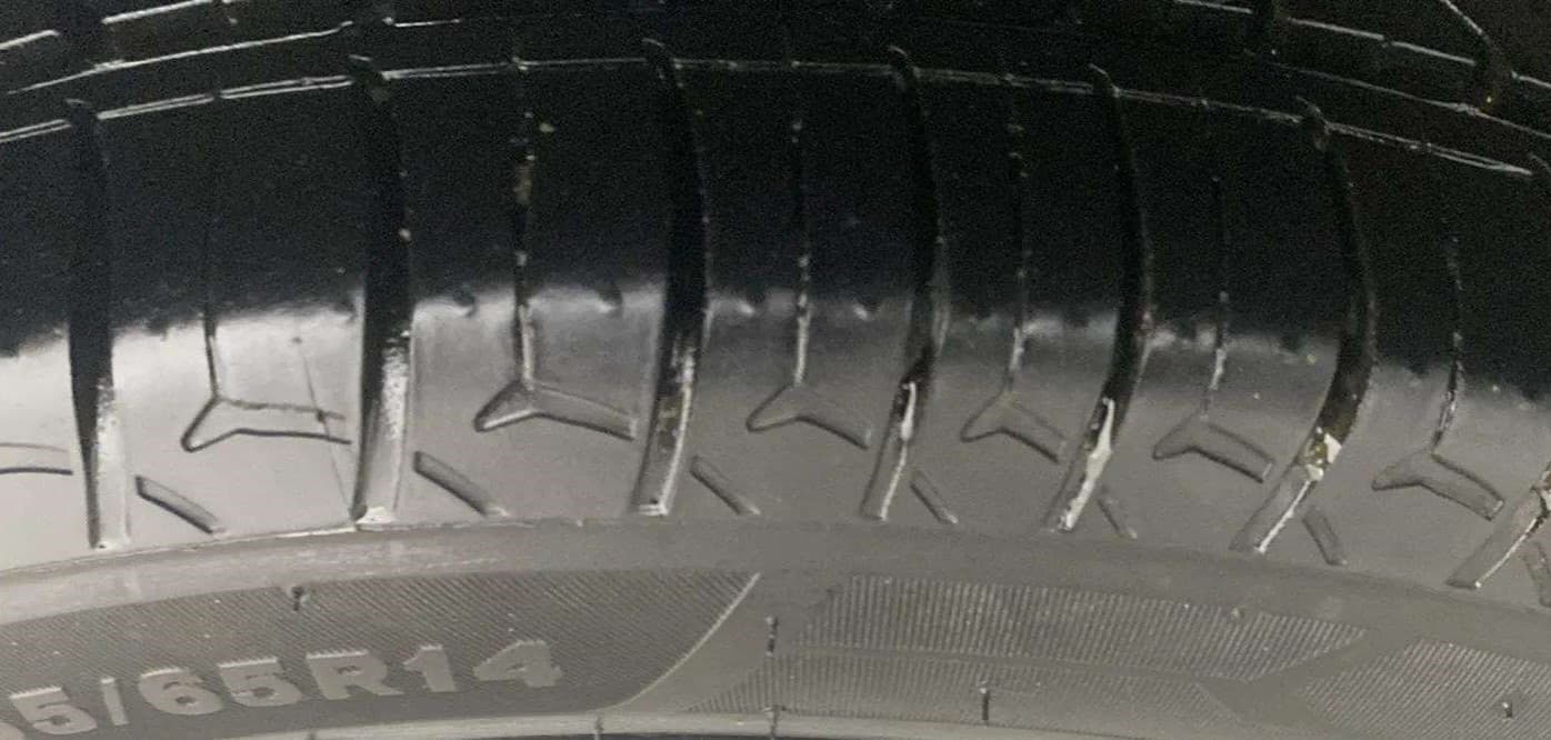 2017 Maruti Wagon R 1.0 VXI, CNG, Manual, 81,879 km, Right Rear Tyre Tread