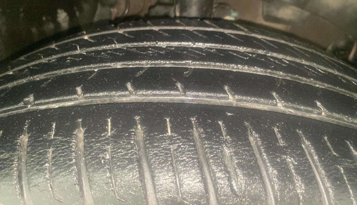 2018 Renault Duster RXS CVT, Petrol, Automatic, 26,394 km, Right Front Tyre Tread