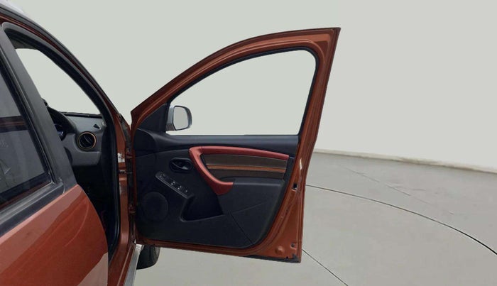2018 Renault Duster RXS CVT, Petrol, Automatic, 26,394 km, RHS Front Door