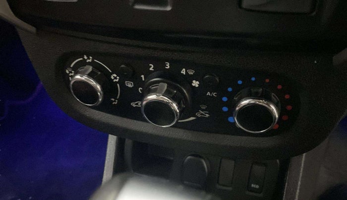 2018 Renault Duster RXS CVT, Petrol, Automatic, 26,394 km, AC Unit - Directional switch has minor damage
