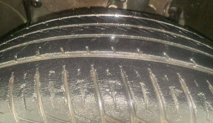 2018 Renault Duster RXS CVT, Petrol, Automatic, 26,394 km, Left Front Tyre Tread