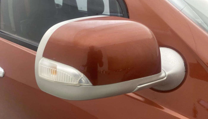 2018 Renault Duster RXS CVT, Petrol, Automatic, 26,394 km, Right rear-view mirror - Indicator light has minor damage