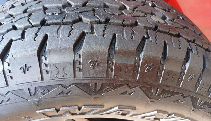 2022 Mahindra Thar LX PETROL HT 4WD AT, Petrol, Automatic, 22,729 km, Left Front Tyre Tread