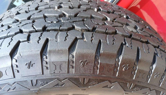 2022 Mahindra Thar LX PETROL HT 4WD AT, Petrol, Automatic, 22,729 km, Right Front Tyre Tread
