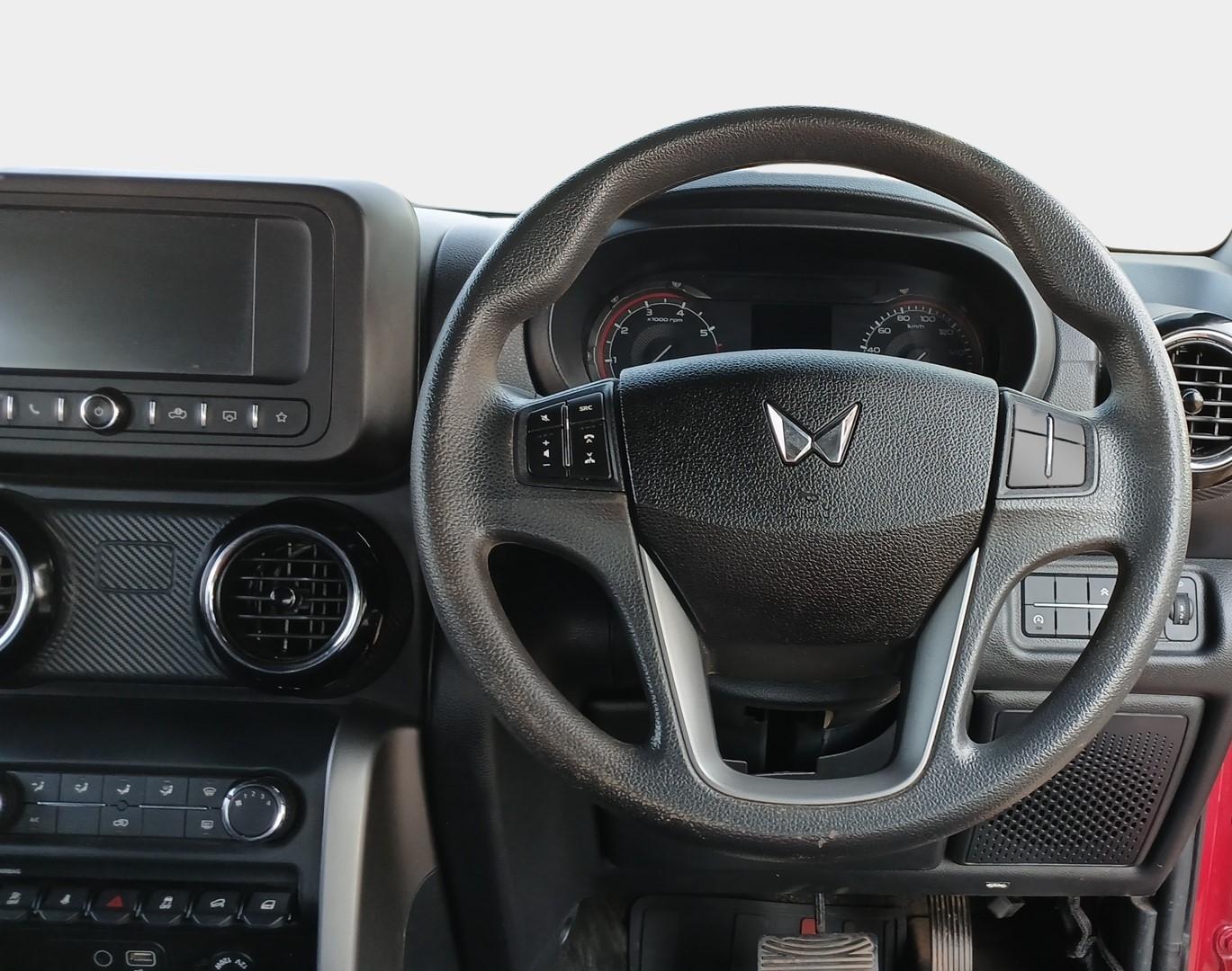 2022 Mahindra Thar LX PETROL HT 4WD AT, Petrol, Automatic, 22,729 km, Steering Wheel Close Up