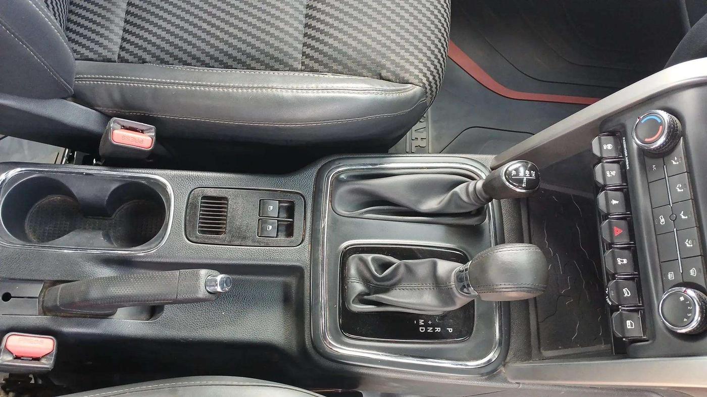 2022 Mahindra Thar LX PETROL HT 4WD AT, Petrol, Automatic, 22,729 km, Gear Lever