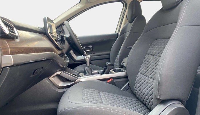 2020 Tata Harrier XT 2.0L KRYOTEC, Diesel, Manual, 47,181 km, Right Side Front Door Cabin