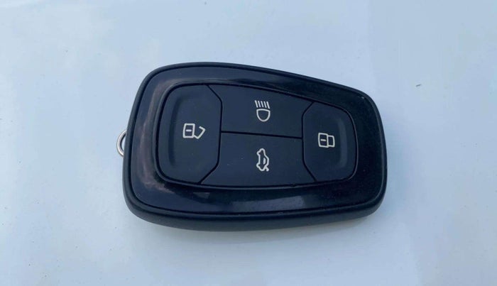 2020 Tata Harrier XT 2.0L KRYOTEC, Diesel, Manual, 47,181 km, Key Close Up