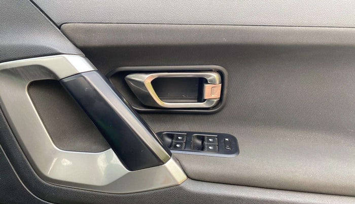 2020 Tata Harrier XT 2.0L KRYOTEC, Diesel, Manual, 47,181 km, Driver Side Door Panels Control