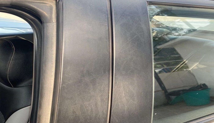 2014 Hyundai Xcent S (O) 1.2, Petrol, Manual, 69,053 km, Left B pillar - Slightly dented