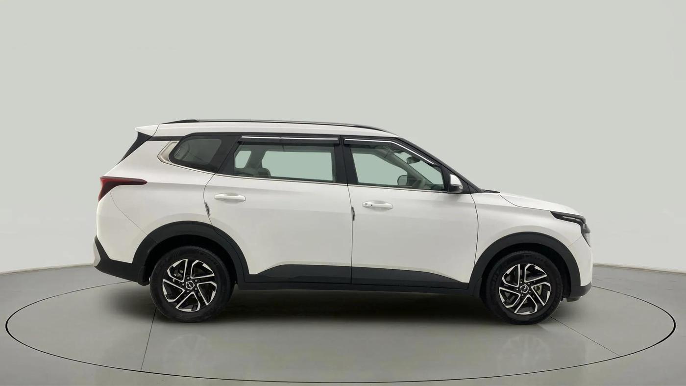 2023 KIA CARENS PRESTIGE PLUS 1.5 PETROL IMT 7 STR, Petrol, Manual, 36,360 km, Right Side View
