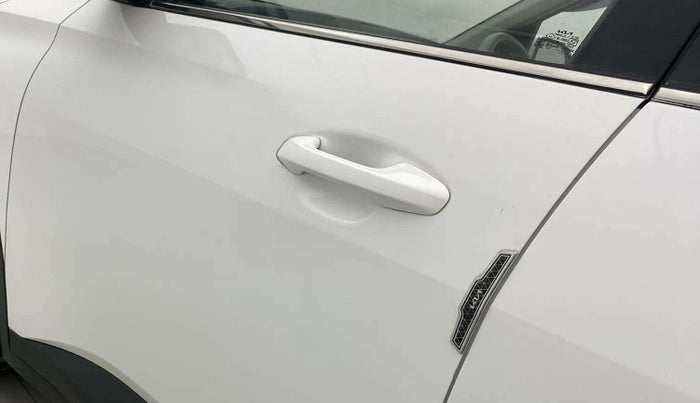 2023 KIA CARENS PRESTIGE PLUS 1.5 PETROL IMT 7 STR, Petrol, Manual, 36,162 km, Front passenger door - Minor scratches
