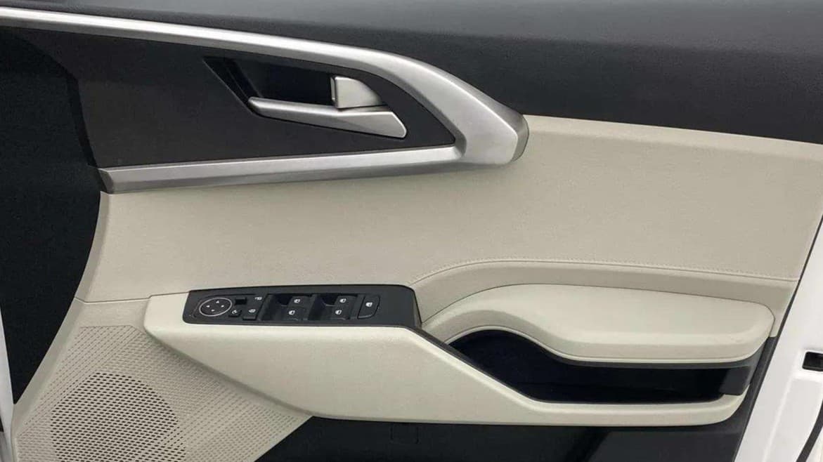 2023 KIA CARENS PRESTIGE PLUS 1.5 PETROL IMT 7 STR, Petrol, Manual, 36,360 km, Driver Side Door Panels Control